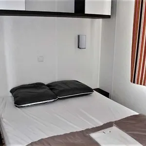  Chalet Chalet 3 Etoiles - Piscine - Eeebae France